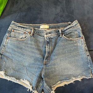 Abercrombie denim mom short